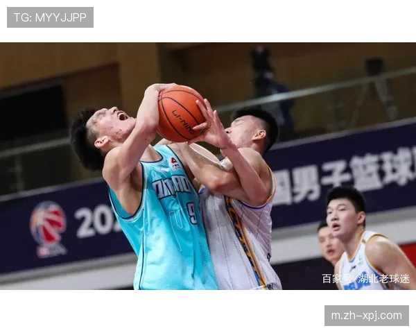 陈英俊突破手臂接触面部被升级 违体犯规定性标准遭专家质疑